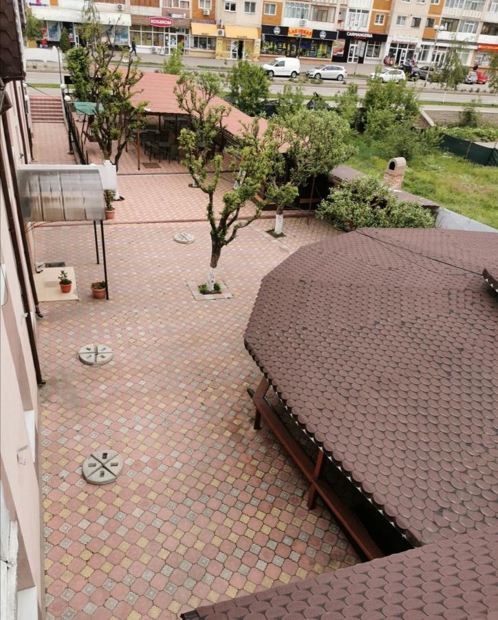 Aparthotel Habibi Pascani Zewnętrze zdjęcie
