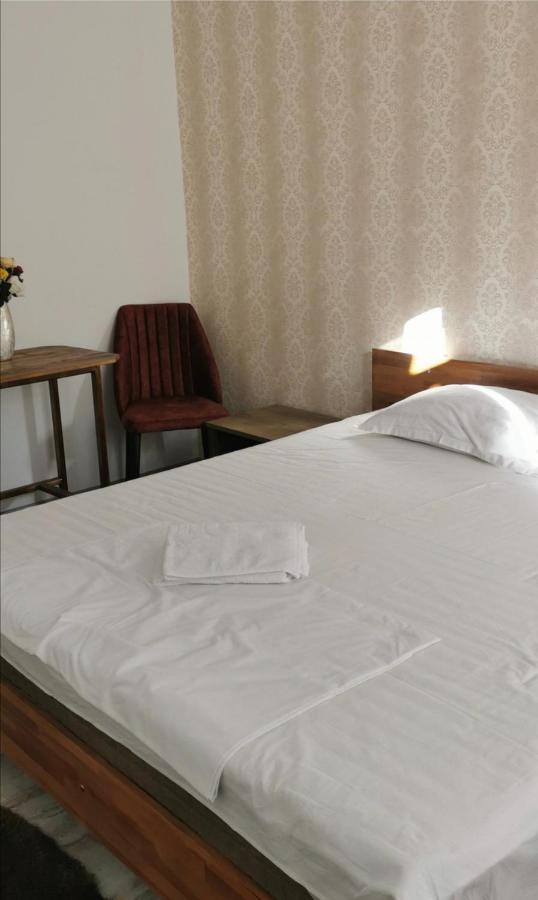 Aparthotel Habibi Pascani Zewnętrze zdjęcie
